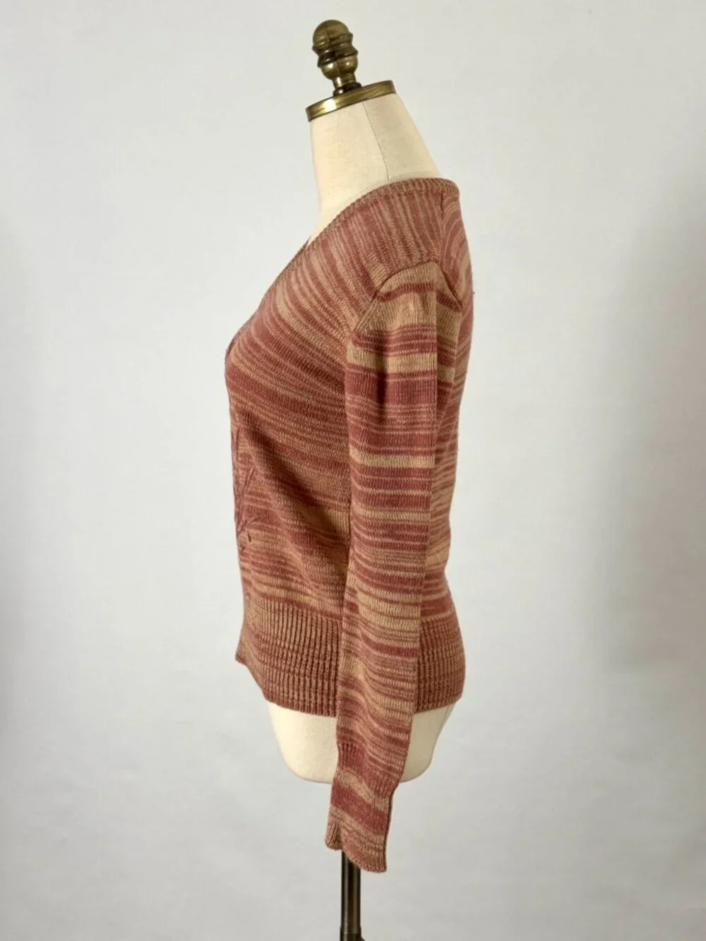 Vintage 70s 80s Dusty Pink Stripe Floral Embroidered V-Neck Sweater Cottagecore